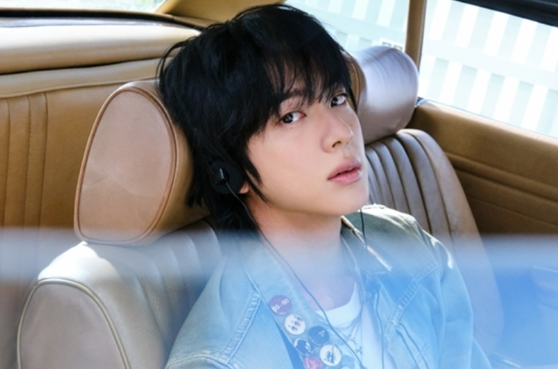 BTS Jin第二张个人专辑《Echo》获媒体盛赞：展摇滚主唱的艺术蜕变