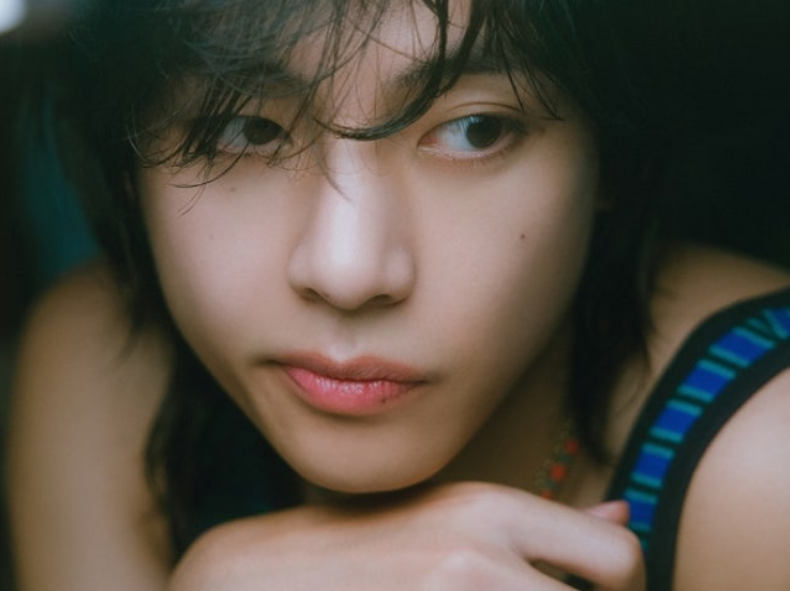 录音棚秒变追星现场！BTS V神秘献声助阵，HaHa激动比V暗藏9年缘分