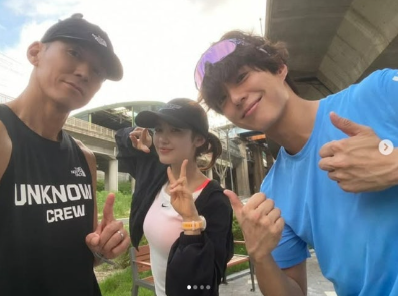 NewJeans成员Danielle与朴宝剑、Sean晨跑8公里 三人46分钟展现超强体能