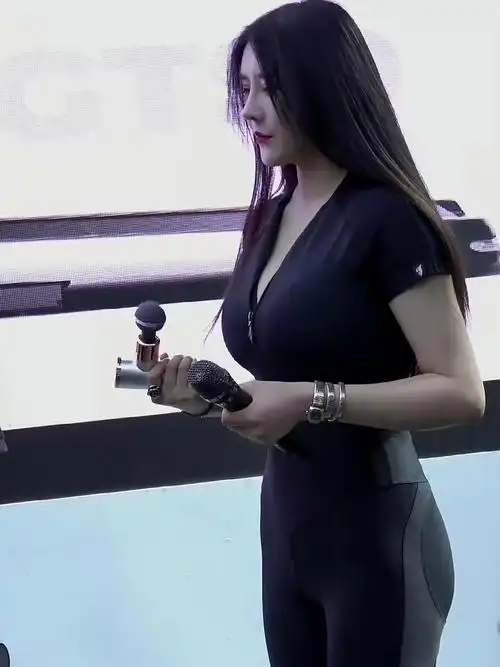 身高178刘太阳,体重130斤,肥而不腻!美到犯规,这身材谁扛得住