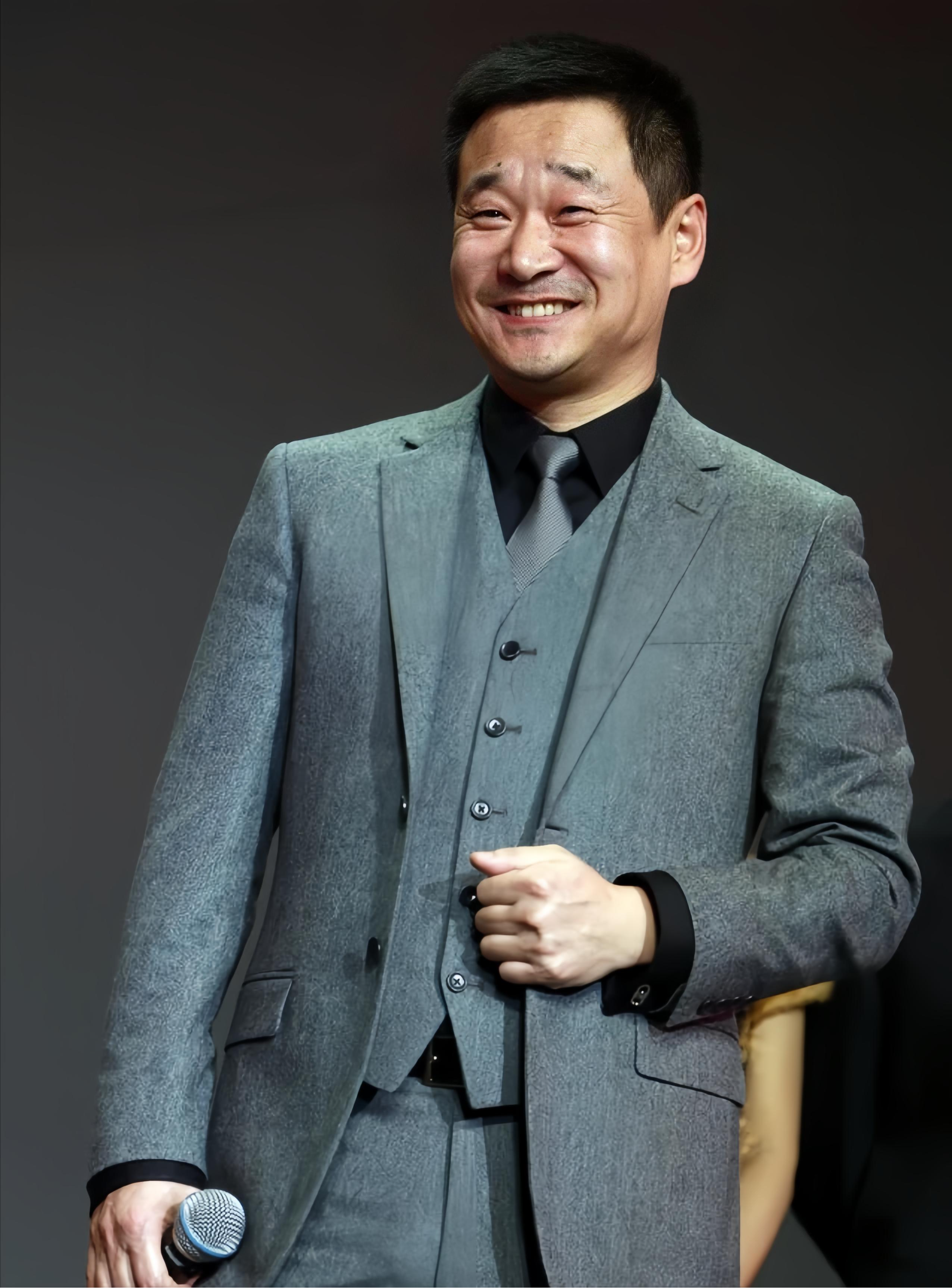 "影帝"王景春,卖过鞋,干过电焊,娶小18岁娇妻宠如宝