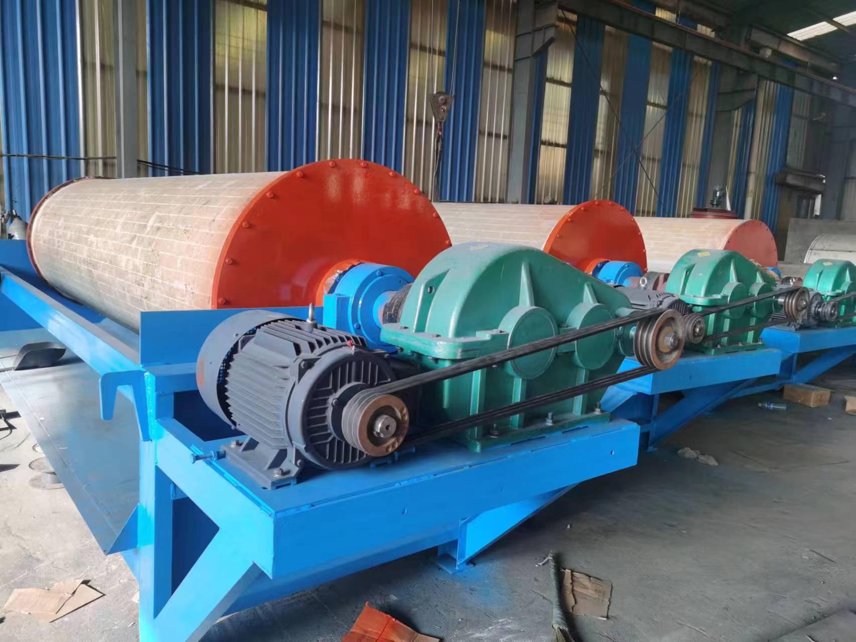 铁矿石9018干选磁选机,料斗架子整套用起来真方便