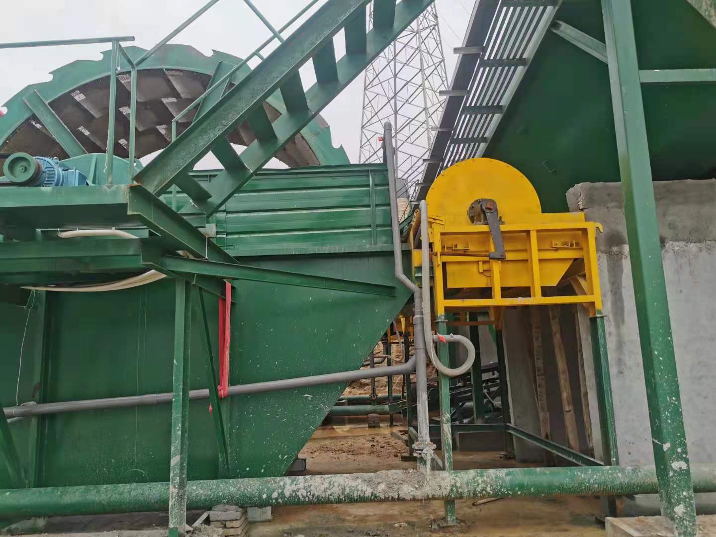 7518密封干选强磁磁选机,铁矿石鹅卵石除铁神器