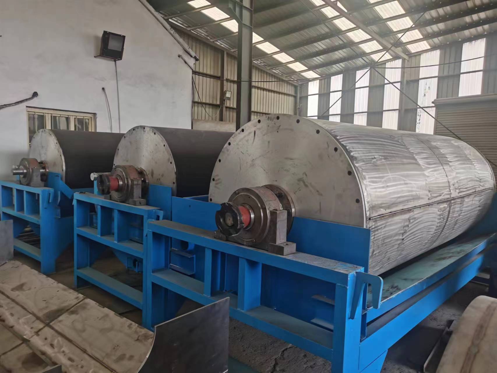 7518密封干选强磁磁选机,铁矿石鹅卵石除铁神器