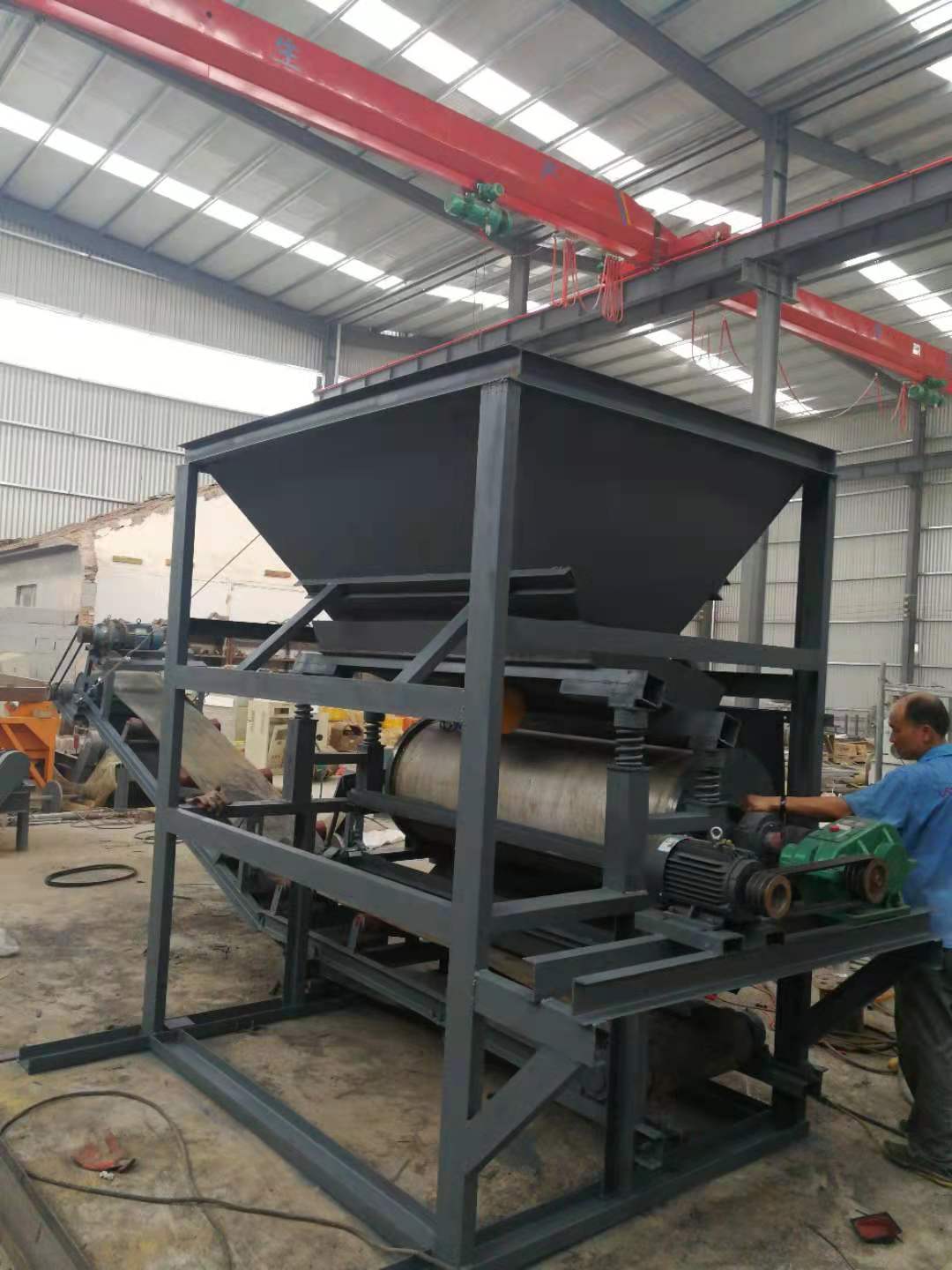 7518密封干选强磁磁选机,铁矿石鹅卵石除铁神器