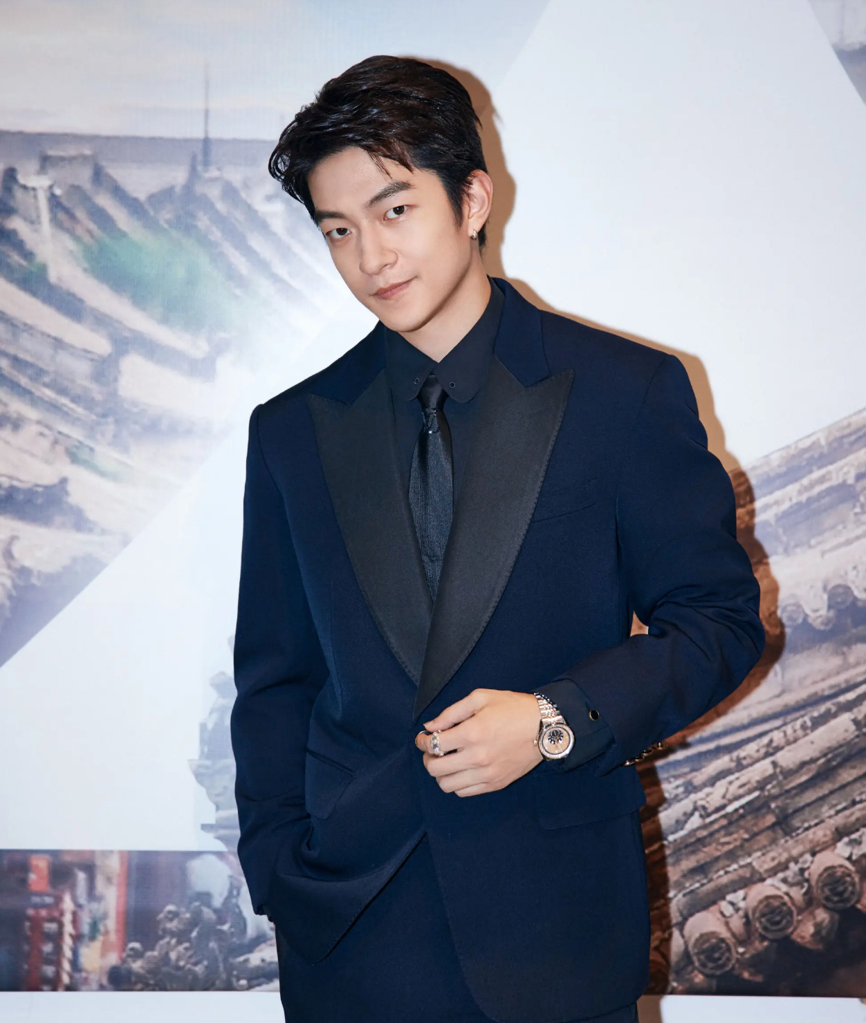 司法铁证击碎谣言:屈楚萧四年维权终获清白,网络暴力何时休?