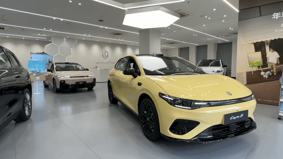 零跑lafa5,年轻人的第一台“拉法”,定价多少能月销过万呢?-有驾 零跑lafa5,年轻人的第一台“拉法”,定价多少能月销过万呢?-有驾