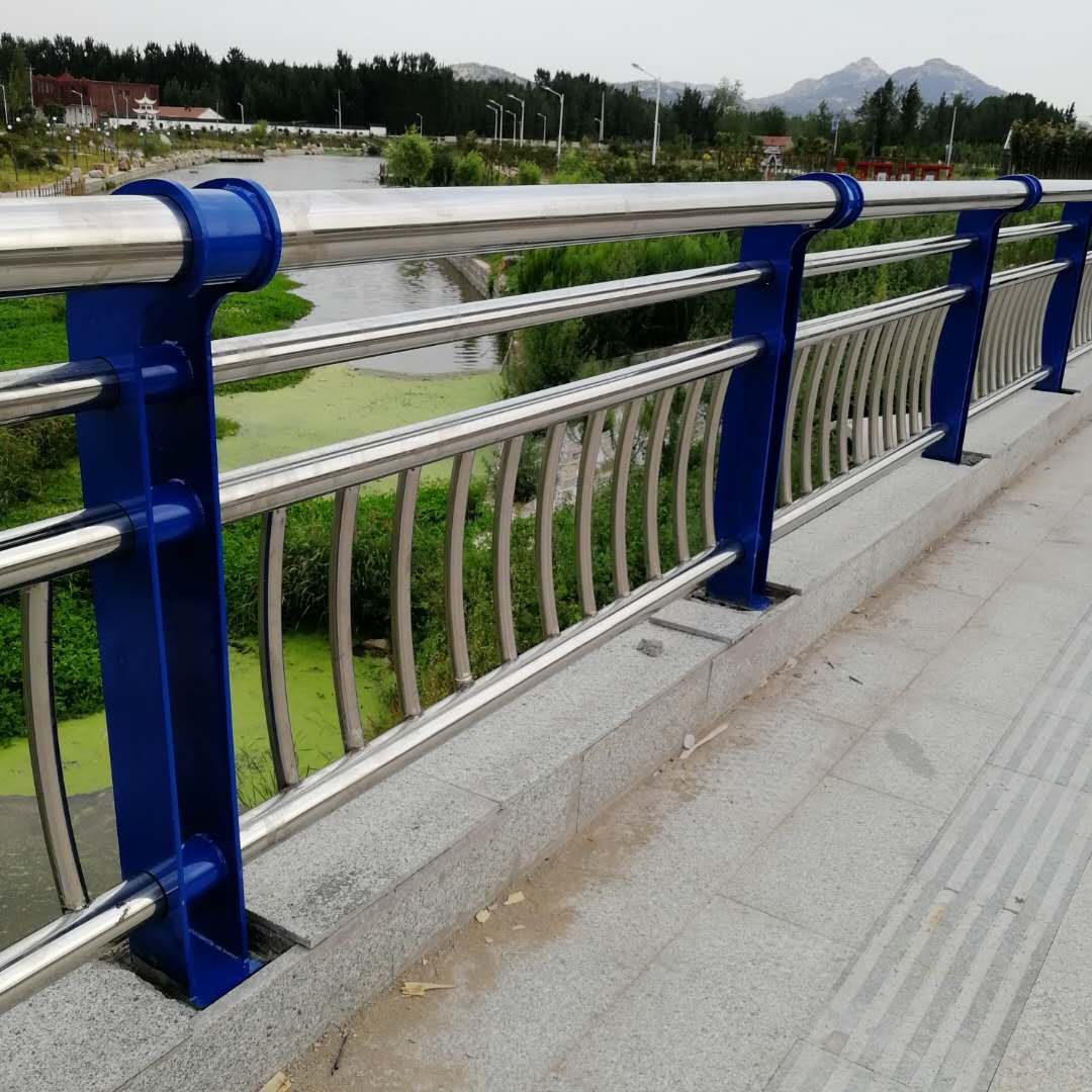 桥梁道路护栏生产厂家