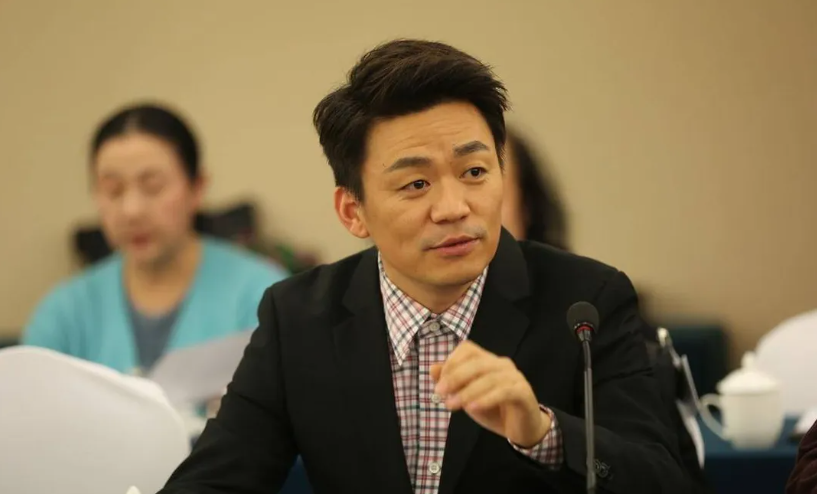 王宝强带新女友和甄子丹聚会