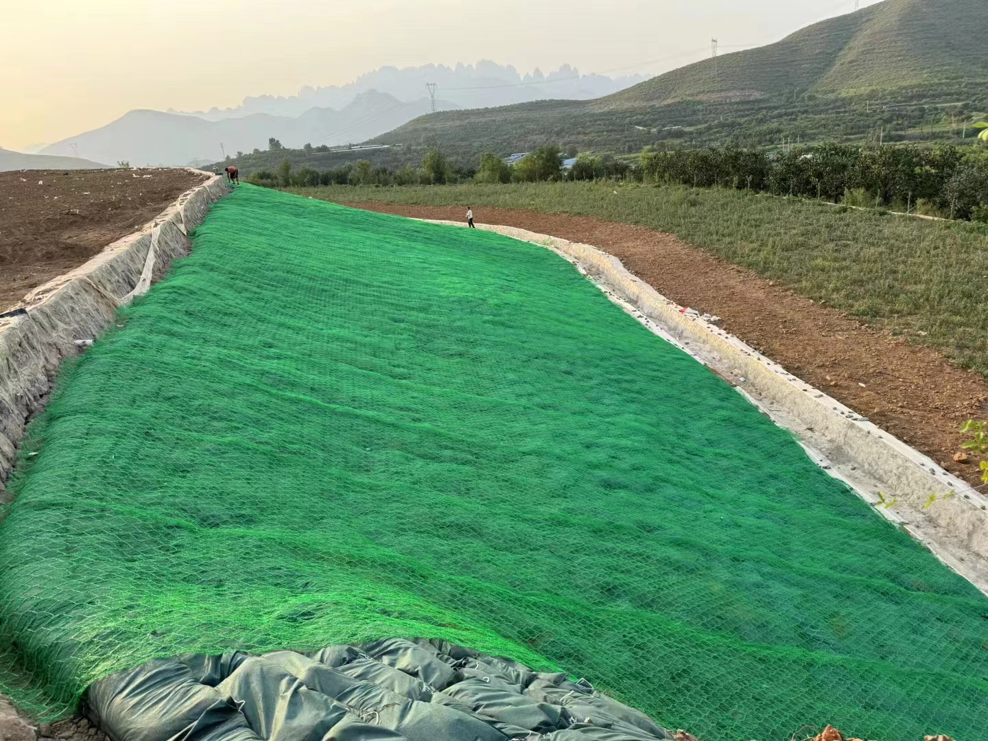 em4三维土工网垫 陇南道路边坡绿化三维网