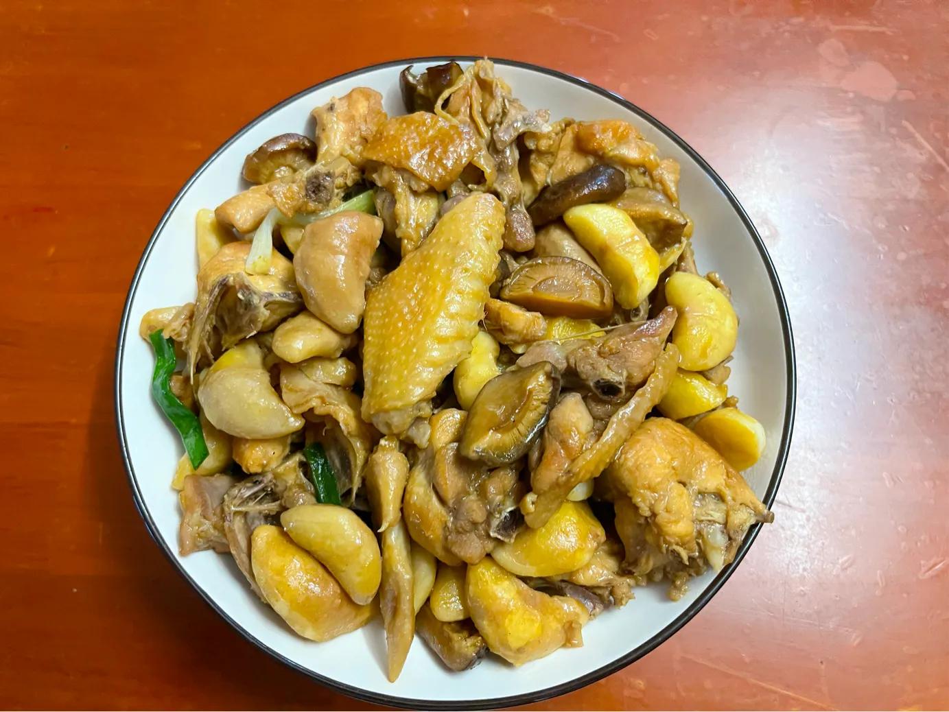 菱角焖鸡,嫩滑鲜香,清脆可口,美味又健脾