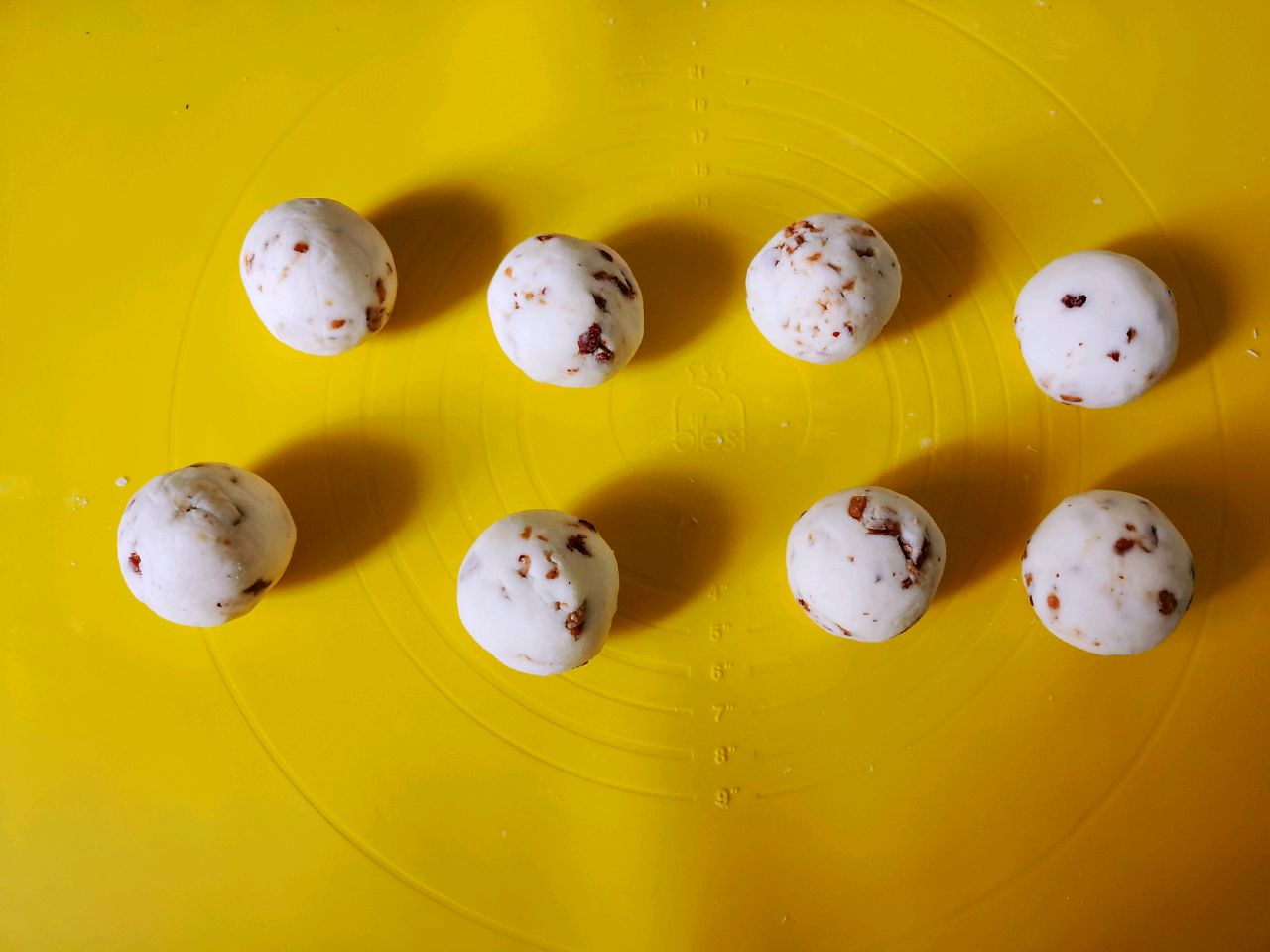 山药糯米饼,外酥里嫩,一口一个,香甜滑美到让人停不下来!