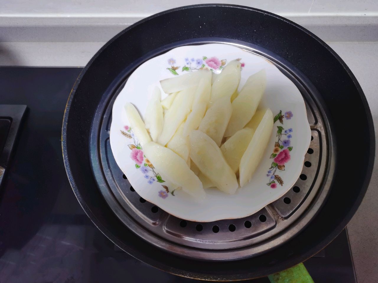 山药糯米饼,外酥里嫩,一口一个,香甜滑美到让人停不下来!