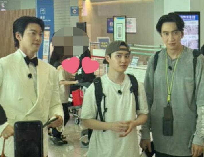 金宇彬机场西装革履惊艳全场，与李光洙&都暻秀休闲风形成反差萌
