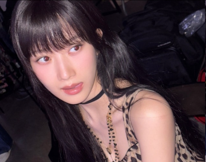 文佳煐豹纹辣妹变身！清纯女神颠覆形象大秀“反差魅力”