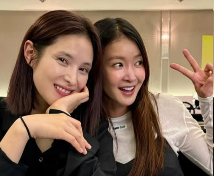 李诗英与Gummy的暖心约会 孕妈聚会畅聊育儿经