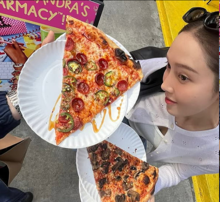 Jessica晒日常照引猜测 与企业家男友Tyler权感情稳定甜蜜