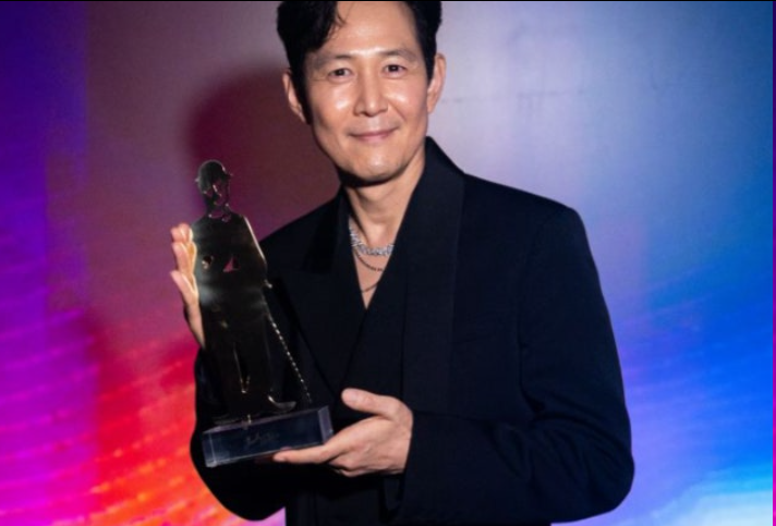 李政宰荣获“查理·卓别林奖”，首位韩国影人登顶亚洲电影荣耀