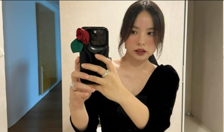 闵孝琳“幸福圆润”回归！晒近照袒露妈妈心声，优雅气质不减反增