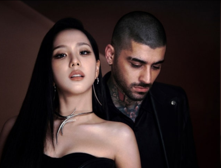 JISOO联手ZAYN热单《EYES CLOSED》席卷全球榜单，Spotify破十亿纪录