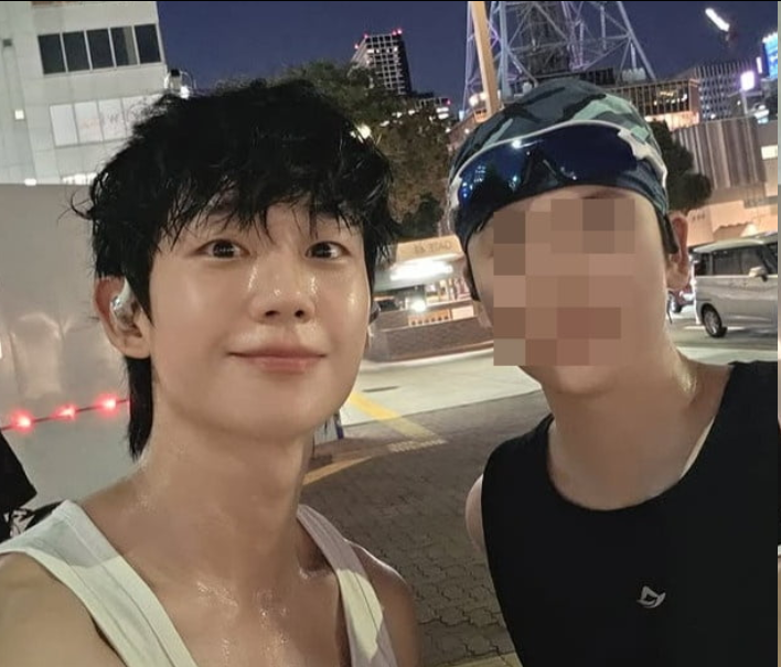 丁海寅兄弟夜跑素颜曝光，37岁冻龄神颜引惊叹