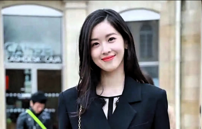 章泽天生了几个孩子了，章泽天三个孩子是男孩还是女孩？