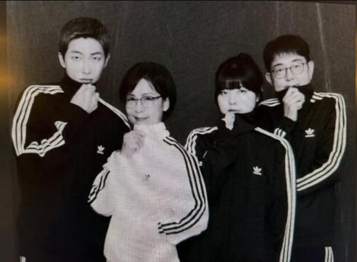 事业家庭双丰收！RM APEC演讲创历史后，晒全家福预告团体回归