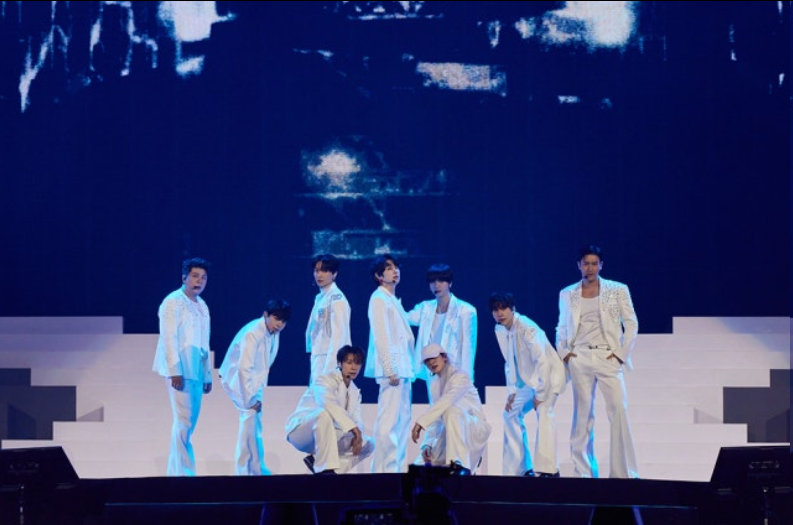 Super Junior破纪录小巨蛋开唱 与9万E.L.F.共创传奇之夜