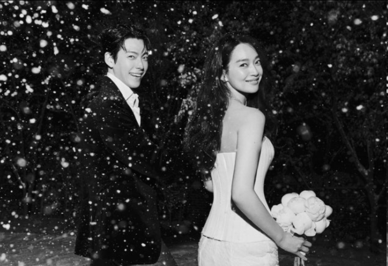 长跑10年终圆满！金宇彬、申敏儿大婚后飞赴西班牙，开启浪漫蜜月之旅