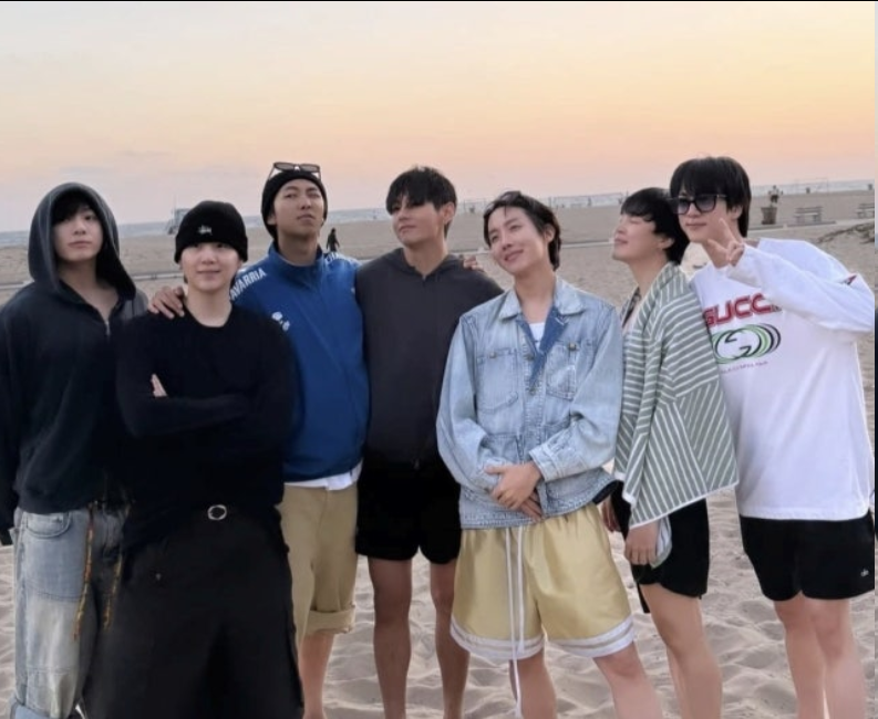 BTS回归倒计时：旧曲席卷Billboard多项榜单，全球ARMY引爆“逆行”神话