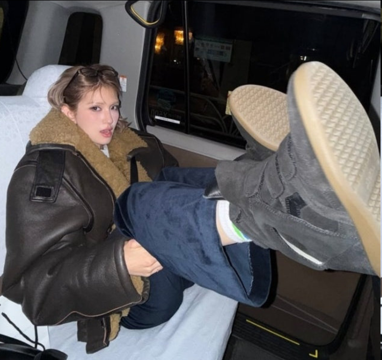 全昭弥日本游照翻车？出租车内“伸脚”姿势引争议，发布5小时紧急删除