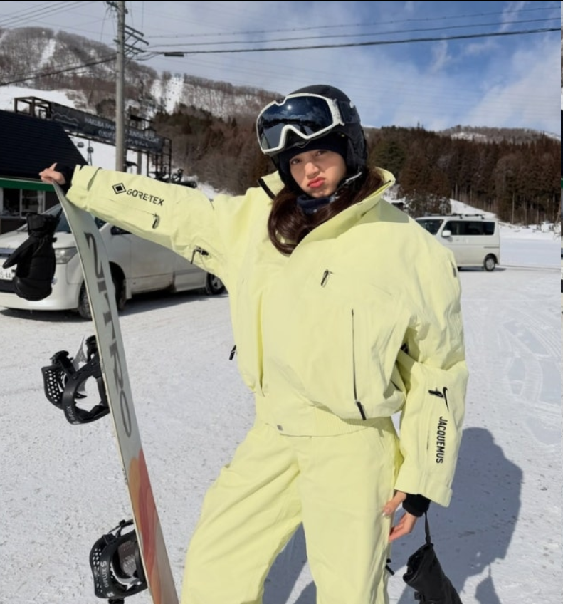 舞台女王变身滑雪萌新？LISA大口吃咖喱饭太接地气，巡演后状态拉满！