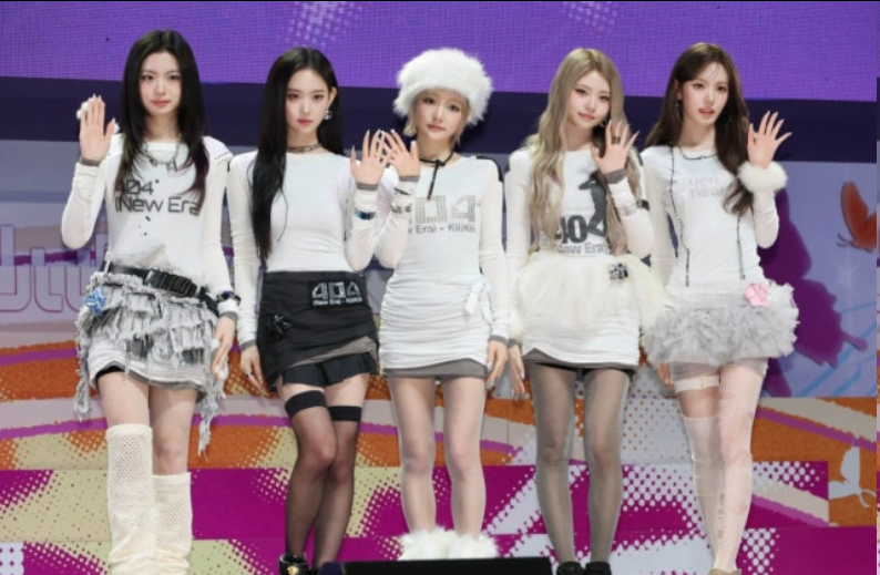 2周连冠！KiiiKiii新歌《404》横扫榜单，出道一年跻身“顶级女团”行列