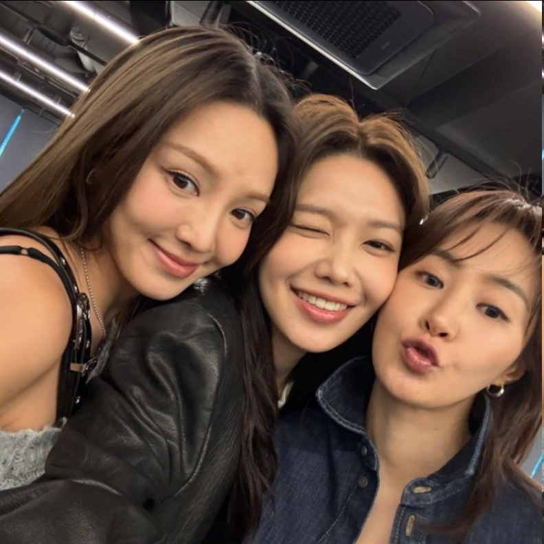 神之组合！少女时代“长腿Line”再聚首，自创队名尽显二代团综艺魂