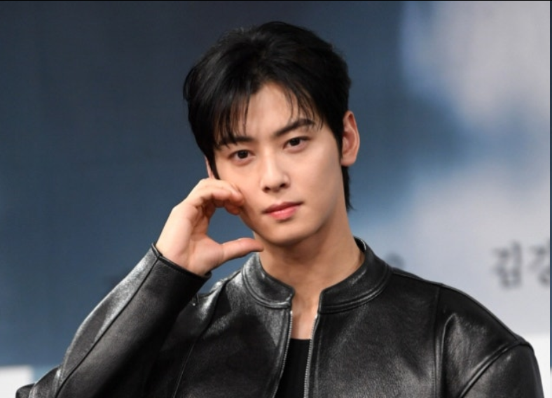 车银优日本摄影展如期举办：所属社澄清“非入伍营利”，补税风波后首露面