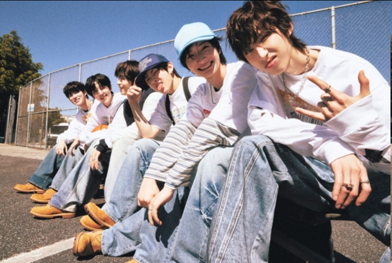 JYP男团KickFlip回归即登顶：横扫Hanteo、Circle双榜冠军