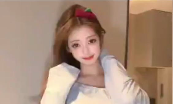 李梨涡后背摇录屏的起源和历史演变,李梨涡的游山恋原版视频哪里可以看