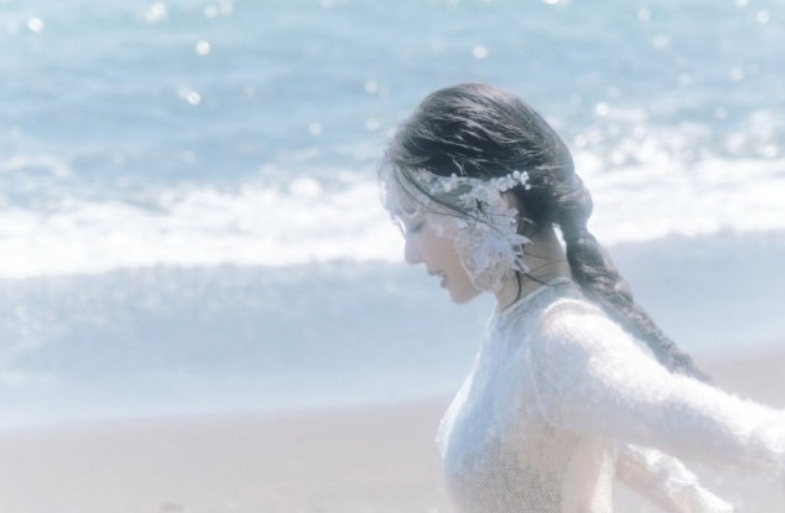 少女时代黄美英SOLO出道10周年，今日发行单曲《Summer's Not Over》