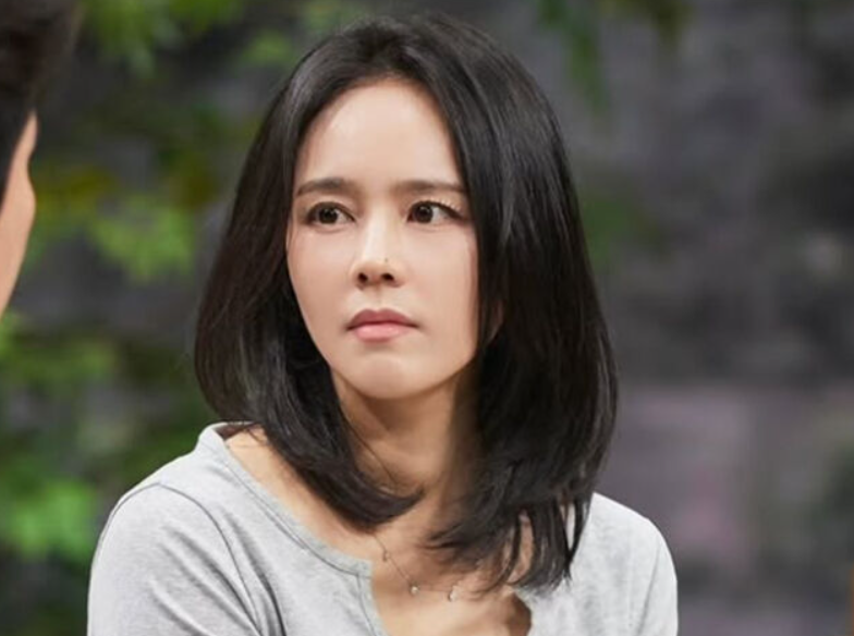韩佳人《SNL》放飞自我：带家里垃圾去餐厅、大跳魔性乱舞