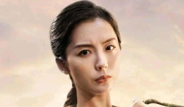 老九门陈皮阿四和谁生下了陈文锦？杀人如麻的四阿公，回家变慈父？