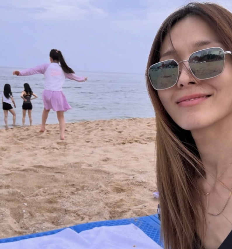 前Wonder Girls成员先艺晒三女近照，网友惊叹：都这么大了！