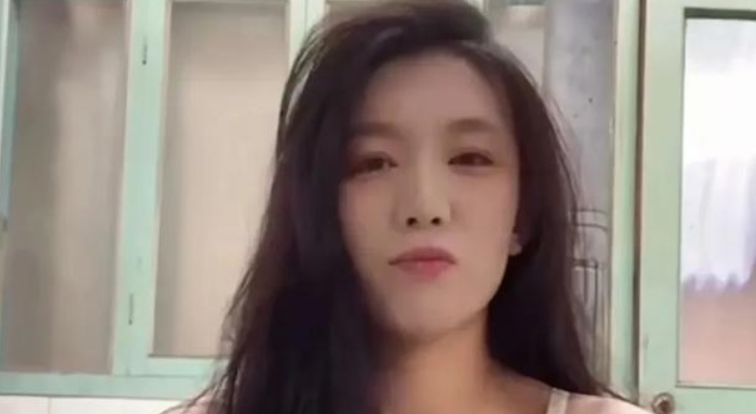 莱州沙河王木木烧烤店老板娘视频吃瓜，王木木烧烤喷泉824入口在哪里