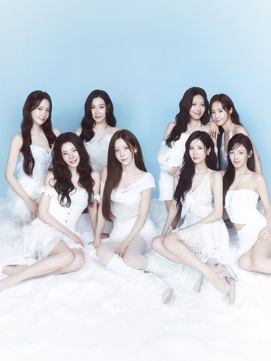 少女时代完整体合体！20周年前夕八人同框，黄美英晒照引爆回忆杀