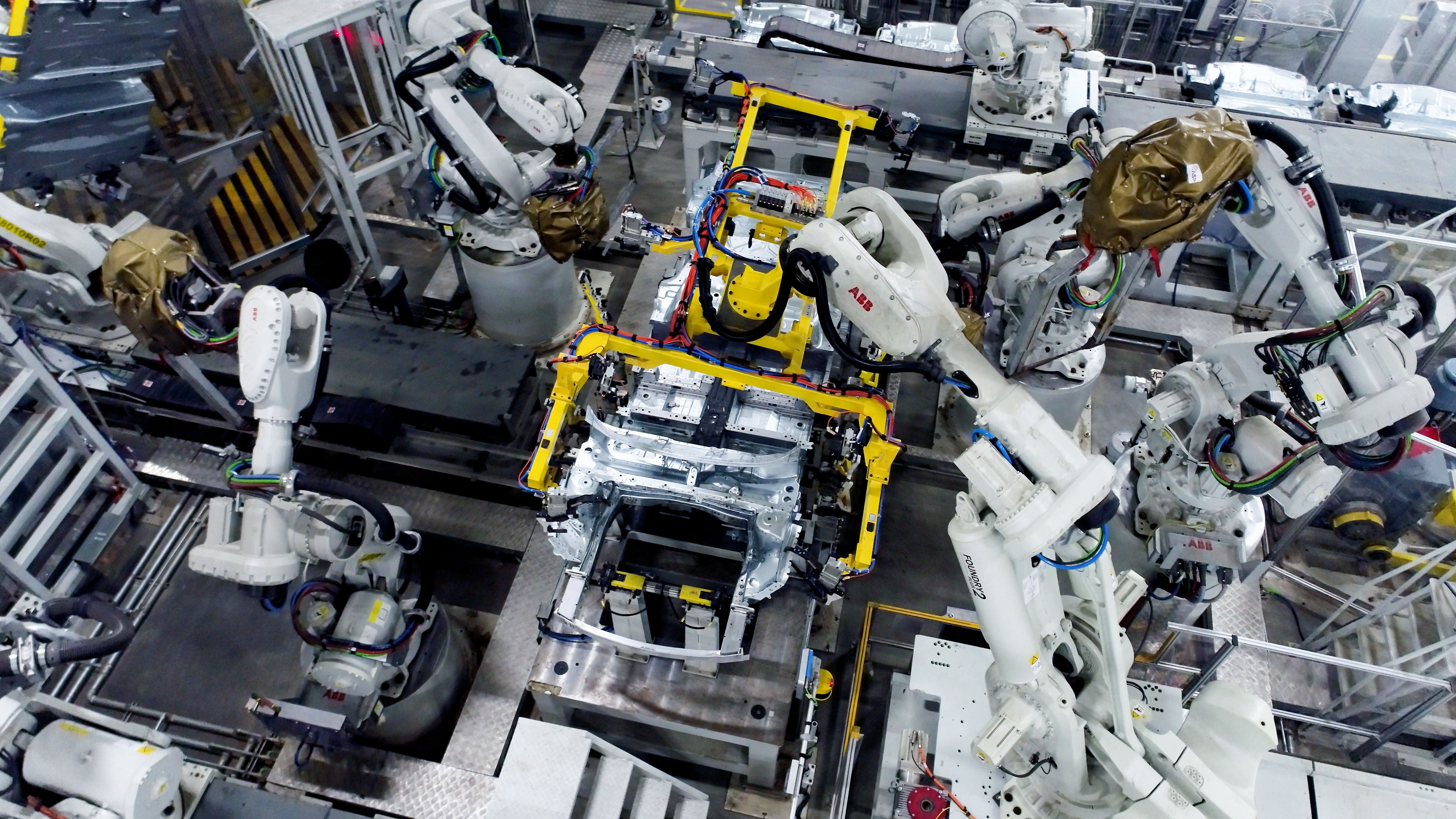 不知不觉间,全球汽车制造业完成了新一轮产业转型,国内汽车市场在这次