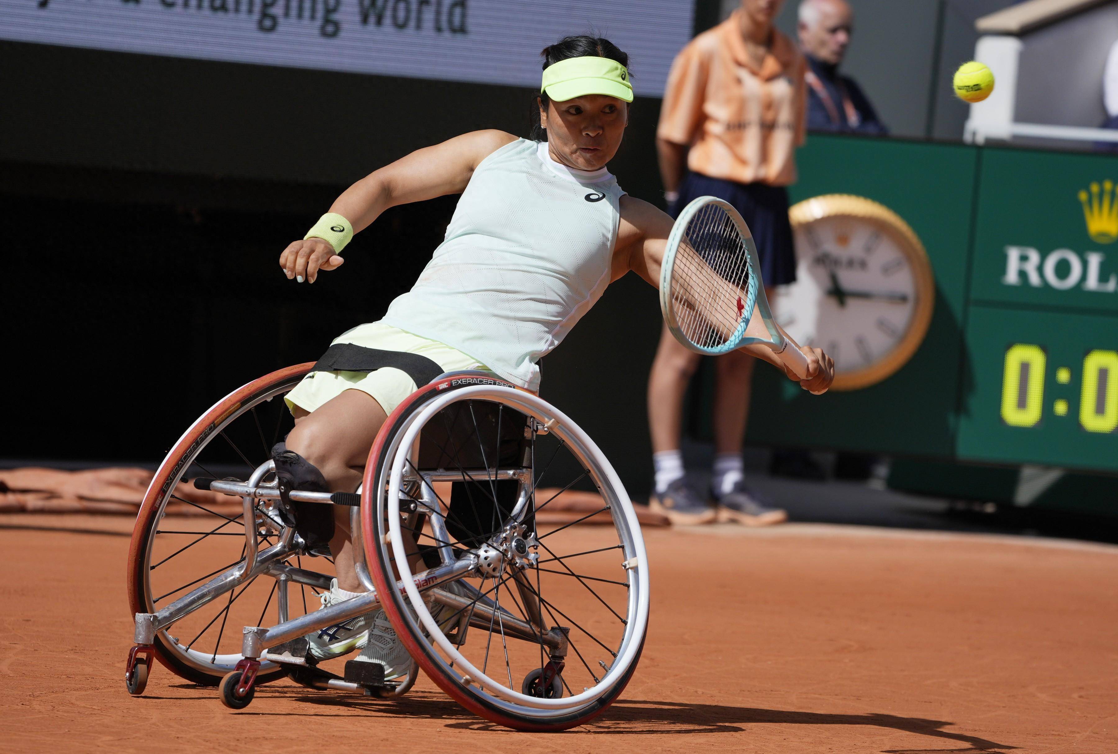 美国健全人上残奥会,网友:原谅他,他是脑残!美国:他是真脑残