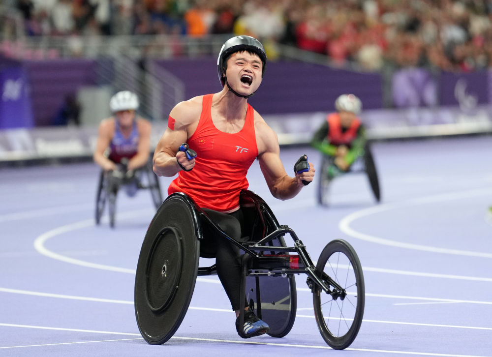 美国健全人上残奥会,网友:原谅他,他是脑残!美国:他是真脑残