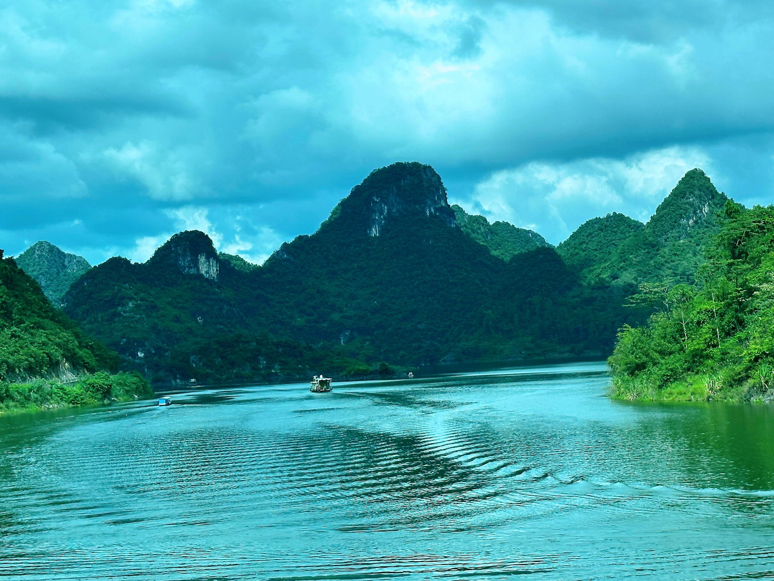 上林大龙湖景区图片