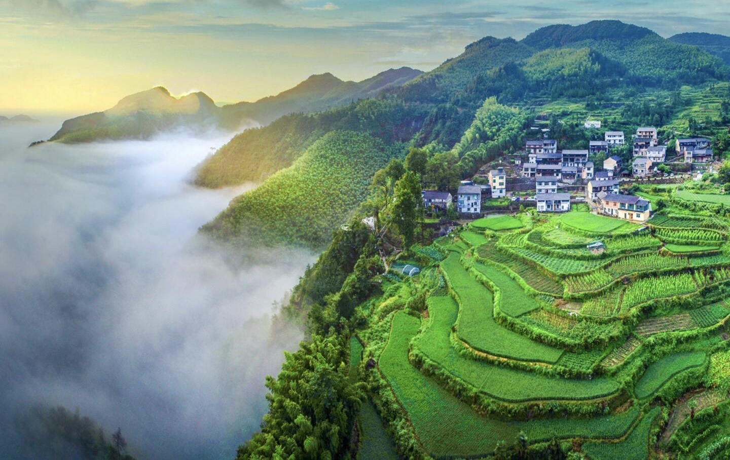 避暑新去处,金华磐安悬崖村,云中村落,夏日里的世外桃源