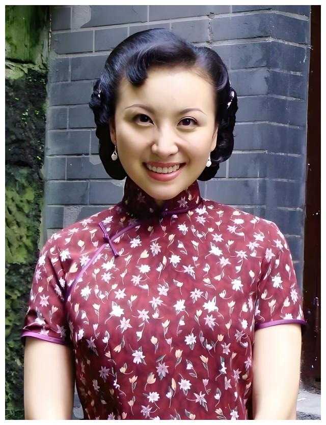 演员隋兰:出道20多年零绯闻,嫁著名男星,一家三口很幸福!