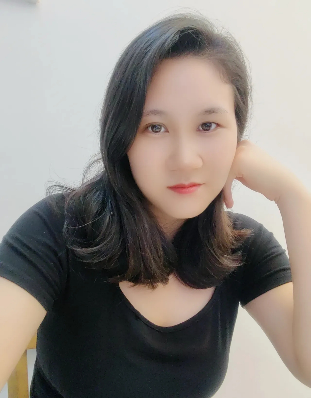 大龄剩女的八天假期怎么过:  第 一天:在家搞卫生.